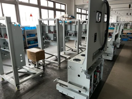 Reeuini vacuum circuit breaker workshop vcb 3