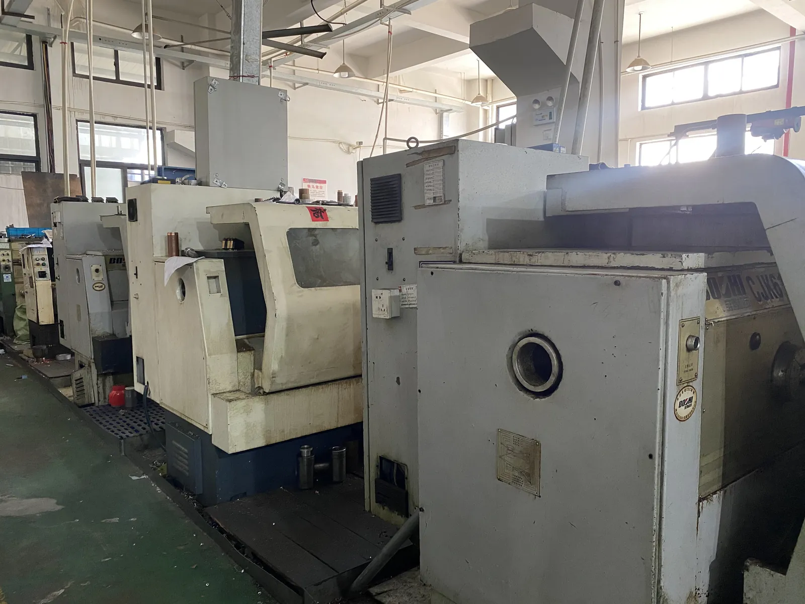 Machining equipment used for circuit breaker conductive components