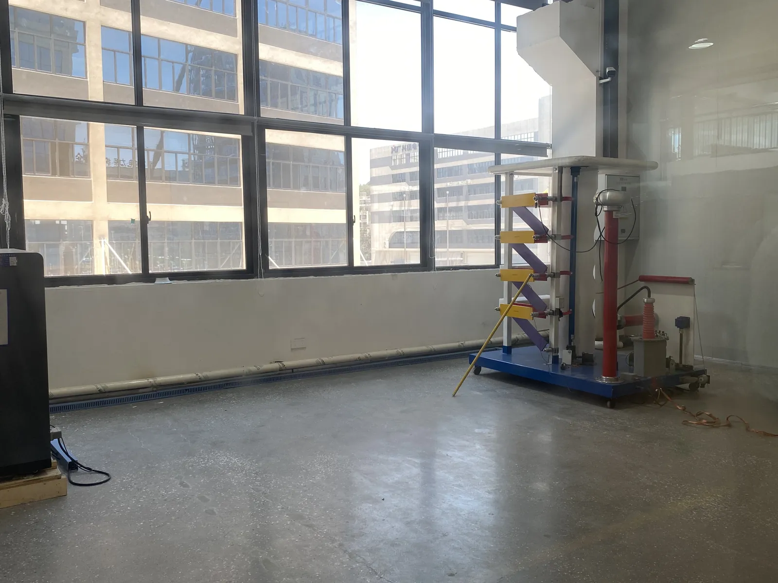 Lightning-impulse test equipment in an instrument transformer laboratory